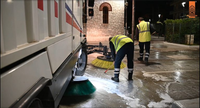 Δήμος Βριλησσίων: Επιχείρηση καθαρισμού και απολύμανσης στην πλατεία Αναλήψεως